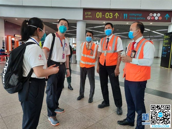 (国际疫情·图文互动)(4)“工作忙碌又细致,经验丰富又专业”——一名柬埔寨青年眼中的中国援柬抗疫医疗专家组
